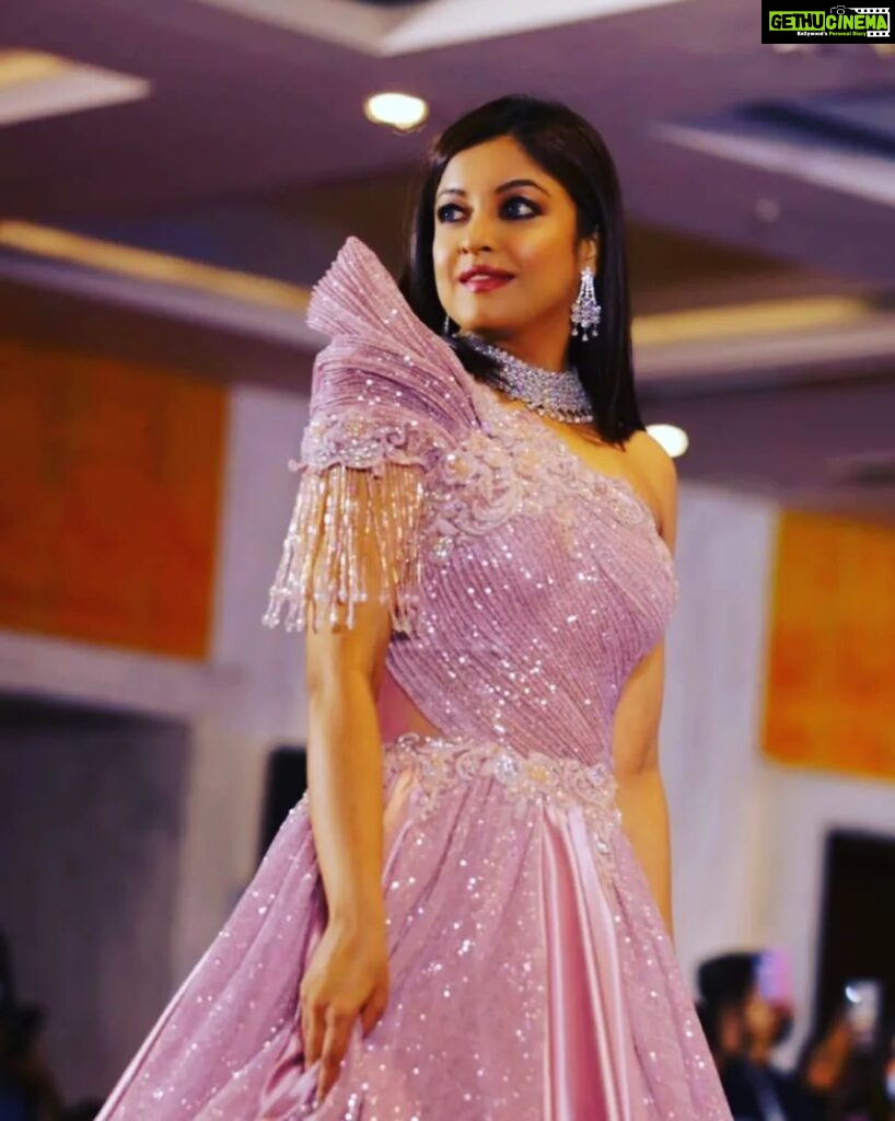 Tanushree Dutta Instagram - Some throwbacks from a beauty event in Delhi... #makeup #beauty #event #awards #bollywoodmovies #celebrity #fashion #glamour #cosmos #india #newyork