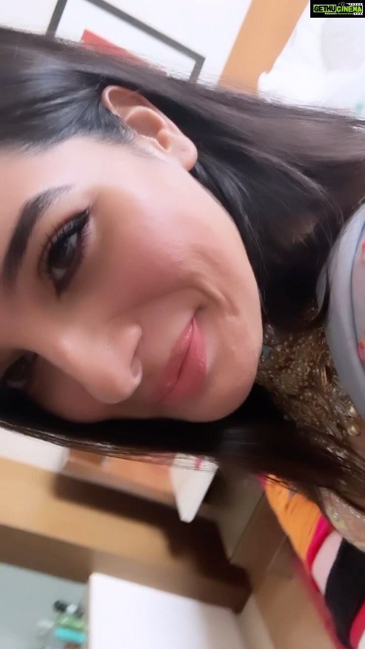 Tanya Hope Instagram - Really trying to unlearn my disappearing act ✈️ 🧳
