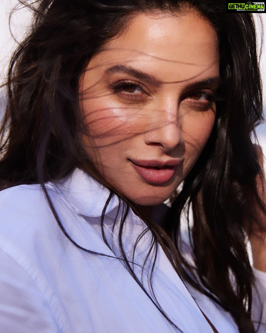 Tanya Hope Instagram - @sashajairam @makeupbyriddhima @souravroy_1999 @sheefajgilani