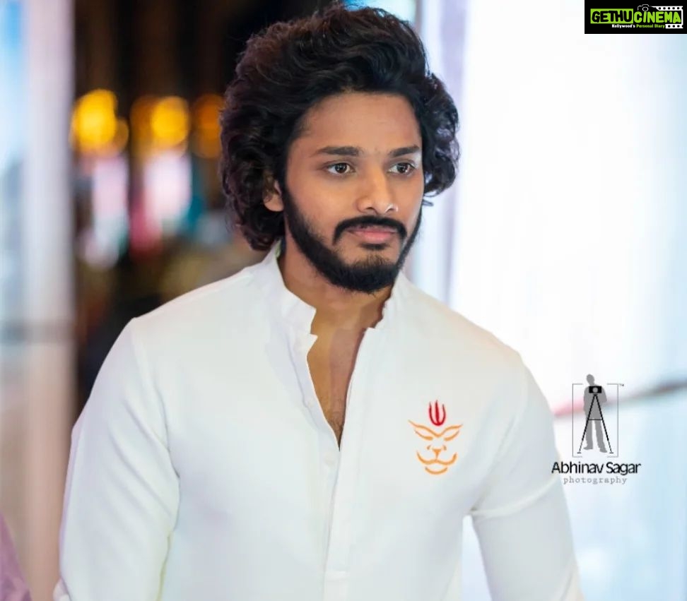Teja Sajja - 48.6K Likes - #HanuManTeaser Launch
Special mention to @shreyasgroup for the SuperHeroes Setup
Designed by @varunchakkilam
Clicked by @abhinavsagarphotography
Styled by @lankasanthoshi