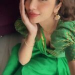 Tejaswi Madivada Instagram - In love with the song #AnniManchiSakunamule @santoshsoban #malvikanair #NandiniReddy @mickeyjmeyerofficial @swapnacinema @vyjayanthimovies @sonymusic_south #sitakalyanam @nandureddyy @malvikanairofficial