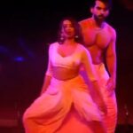 Tejaswi Madivada Instagram - What if body and soul performs together?🫣🫣♥️ Comment your love here ! ⬇️ Hair & makeup @noveltalesofbeauty @sai_hairstylist #reels #telugu #danceshow #dance #bodyandsoul #besties #bbjodi #realityshow