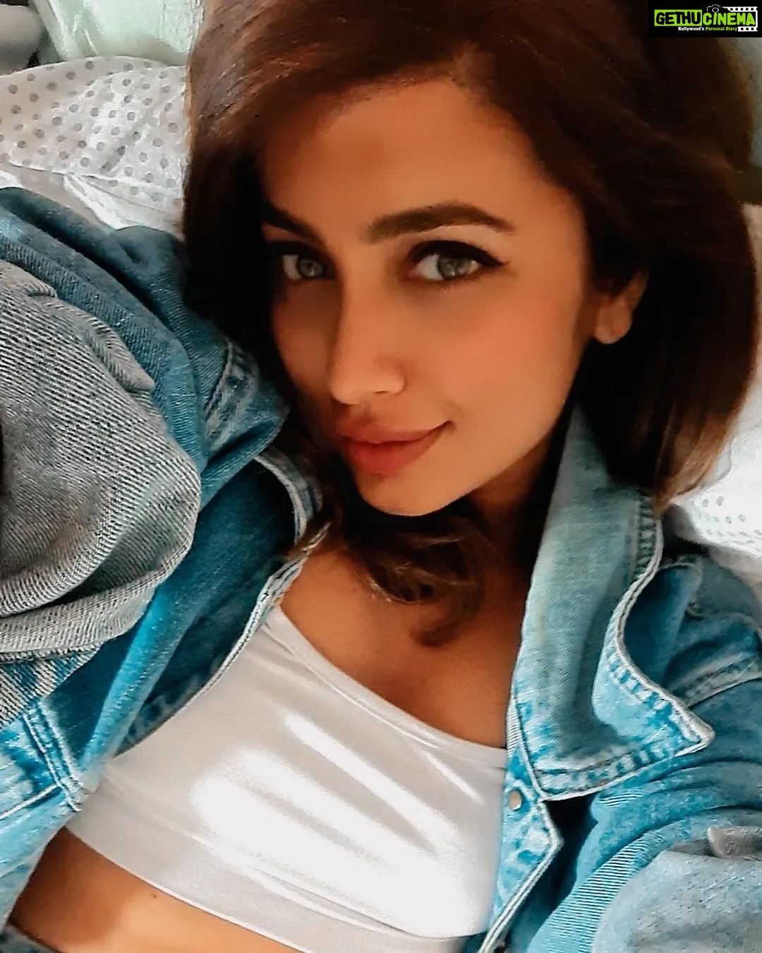 Tejaswi Madivada Instagram - Problems are a part of life, Dealing with them is an art of life.