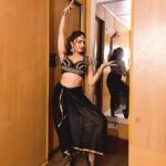 Tejaswi Madivada Instagram - Bringing power packed gifts this Christmas #bbjoditelugu @starmaa Dancing for work wooooh!