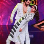 Tejaswi Madivada Instagram - Retro special 🕺🏻💃🏼 Don’t miss to watch bb jodi today at 9pm 😍 Hair &makeup @noveltalesofbeauty @sai_hairstylist #retro #retrolook #shoot #reality #show #akhilsarthak #tejaswi
