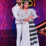 Tejaswi Madivada Instagram - Retro special 🕺🏻💃🏼 Don’t miss to watch bb jodi today at 9pm 😍 Hair &makeup @noveltalesofbeauty @sai_hairstylist #retro #retrolook #shoot #reality #show #akhilsarthak #tejaswi