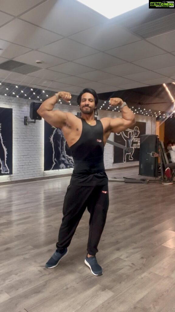 Thakur Anoop Singh Instagram - Life will throw challenges but I am going to use them as a ladder, conquer each one of them and pose by standing on top!!!