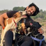 Thakur Anoop Singh Instagram - It’s GOOD FRIDAY. Celebrating Love, warmth and togetherness with my 2 sons Bruno 🐶 and Shadow 🐕 #ThakurAnoopSingh