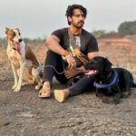 Thakur Anoop Singh Instagram - It’s GOOD FRIDAY. Celebrating Love, warmth and togetherness with my 2 sons Bruno 🐶 and Shadow 🐕 #ThakurAnoopSingh