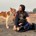 Thakur Anoop Singh Instagram - It’s GOOD FRIDAY. Celebrating Love, warmth and togetherness with my 2 sons Bruno 🐶 and Shadow 🐕 #ThakurAnoopSingh