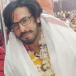 Thakur Anoop Singh Instagram – Ujjain ke Mahakaleshwar Darshan kiye Aur Subah Subah Ki bhasm aarti bhi attend Ki. 

What a divine feeling to be blessed by lord shiva himself. Shivling par ka haar mere gale main daalke he not only blessed but also assured me that ALL IS WELL! Ujjain,mahakaleshwar Temple