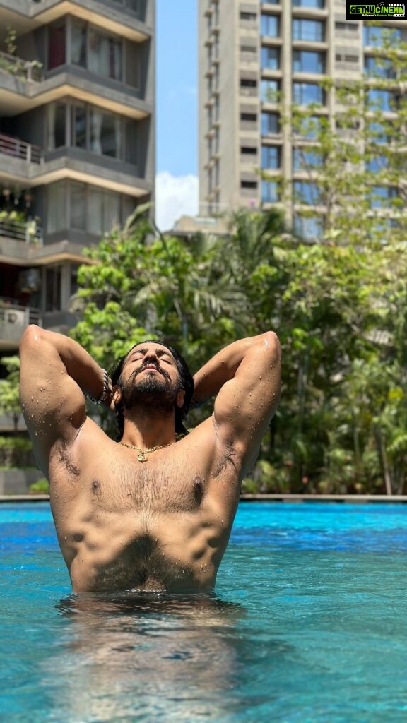 Thakur Anoop Singh Instagram - Diving into serenity, leaving worries behind. 🏊‍♀