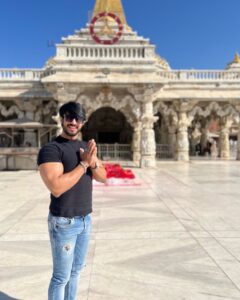 Thakur Anoop Singh Instagram - What more could I have asked for than to end this year by taking Darshan of goddess Amba maata in Gujarat. Thanks to the authorities for making arrangements and taking care. 🙏 Amba Mataji Mandir