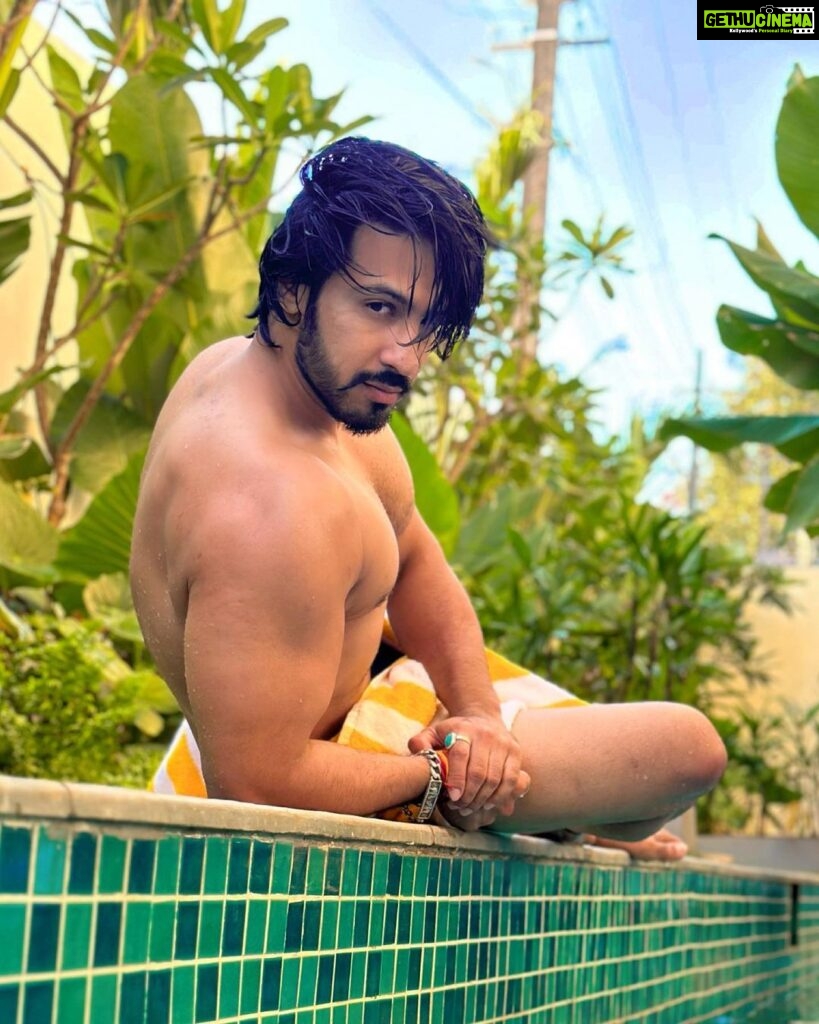 Thakur Anoop Singh Instagram - Me time Pool side sunbathing in Goa 🏝️ At this amazing resort called @romeolanegoa In Vagator, Goa by @saurabhluthra16 @luthragaurav @__vipulgupta