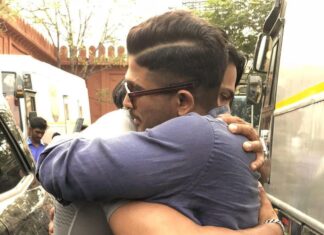 Thakur Anoop Singh Instagram - Happy Birthday @alluarjunonline sir! & Many congratulations for much awaited success of #pushpa2 🍾 🍷 🎉