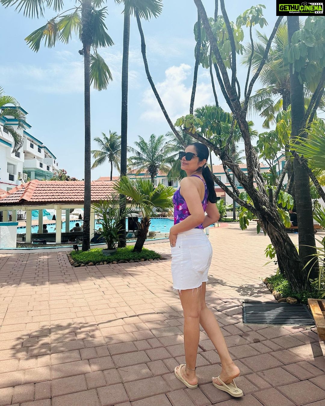 Toral Rasputra Instagram - Live where your heart finds life ❤️ . . . #beyou #bepositive #behappy #keepgoing #keepsmiling #believeinyourself #stayfocused #staycalm #liveinthemoment #lifeisbeautiful