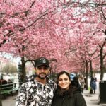 Tovino Thomas Instagram - Cherry blossom 🌸 #family #onebighappyfamily #holidayswithfamily #officialcherryblossomday #stockholm #april28 #kungsträdgården #sweden Kungsträdgården