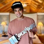 Tovino Thomas Instagram - Thank you OTTplay for choosing me as the Inspiring Actor of the Year for Thallumaala, a movie that is extremely special to me. As always, I owe this to the entire team of the film who pushed me outside my comfort zone. Here's to more inspiration and motivation to forge ahead as a changemaker! #OTTplayChangeMakers @ottplayapp