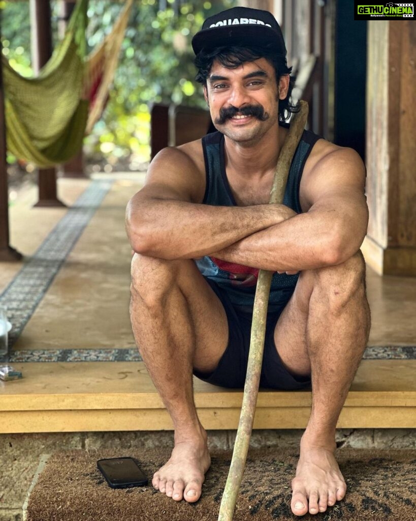 Tovino Thomas Instagram - മാളം സ്റ്റോറിസ് 🌚 Kochi, India