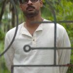 Tovino Thomas Instagram - ഓരോ ഹൃദയത്തിലുമുണ്ട് ശവകുടീരം! ഓരോ ഹൃദയത്തിലുമുണ്ട് ശ്മശാനം! പ്രേമത്തിന്റെ ശവകുടീരം! പ്രേമത്തിന്റെ ശ്മശാനം! 💙 #EkanthathayudeMahatheeram Video Song Out Now https://youtu.be/GEZdORLd3aA #NeelavelichamMovie #VaikomMuhammadBasheer #TovinoThomas #AashiqAbu #PBhaskaran #MSBaburaj #ShahabazAman #Bijibal #RexVijayan @tovinothomas @rimakallingal @roshan.matthew @shinetomchacko_official @aashiqabu @sajin_ali_pulakkal @abbasputhupparambil @girishgangadharan @getsaajan @stultusz @bijibal @rex_vijayan @jothishshankar @_vishnugovind @nixongeorge @sameerasaneesh @ronexxavier4103 @aabidabu @augustine.george @bennykattappana @harish_thekkeppat @bibinravindher @mindsteinstudious @asdineshpro @athira_diljith @r__roshan @fillintheblankscompany @yellow_tooths @johneyframes @storiessocialofficial