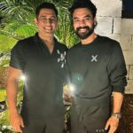 Tovino Thomas Instagram - Time spent "Cool". Had a great experience spending time with Captain Cool. That very persona we have seen onscreen - cool, composed and spontaneous brilliance is the man himself in person. We had great conversations and there was this typical ease in which he would say the most thoughtful things. I feel truly fortunate to have had this opportunity; a great role model for all. Wishing more glitter to your illustrious journey @mahi7781 Taj Bekal Resort & Spa, Kerala