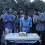 Tovino Thomas Instagram - ഒരു സുഹൃത്തെന്ന നിലയിലും , അവന്റെ സംവിധാനത്തിൽ അഭനയിച്ചിട്ടുള്ള ഒരു നടനെന്ന നിലയിലും ,ഒരുമിച്ച് പല സിനിമകളിലും അഭിനയിച്ചിട്ടുള്ള നടനെന്ന നിലയിലും ഞാൻ ഏറെ സന്തോഷത്തോടെ , അഭിമാനത്തോടെ നോക്കിക്കാണുന്ന വളർച്ചയാണ് @ibasiljoseph ന്റേത് .ഒരുപക്ഷെ ഈ അവാർഡ് വാങ്ങിക്കഴിഞ്ഞ് അവൻ അതേ വേദിയിലിരുന്ന് ഏറ്റവും ആദ്യം ഫോണിൽ വിളിച്ചതും എന്നെയായിരിക്കും . മിന്നൽ മുരളിക്ക് വേണ്ടി ബേസിൽ ഈ അംഗീകാരം ഏറ്റുവാങ്ങുമ്പോൾ ഞങ്ങൾ ഒരുമിച്ച് ഒരേ സിനിമയിൽ അഭിനയിച്ചു കൊണ്ടിരിക്കുകയാണ് എന്നുള്ളത് മറ്റൊരു നിമിത്തമായിരിക്കും . ഇനിയും കീഴടക്കാൻ ഉയരങ്ങളേറെയാണ് . വളരുക , വളരുക , മാനം മുട്ടെ വളരുക !! A serious post about @ibasiljoseph on my timeline seems dramatic.എന്നാലും കിടക്കട്ടെ .😁