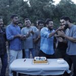 Tovino Thomas Instagram - ഒരു സുഹൃത്തെന്ന നിലയിലും , അവന്റെ സംവിധാനത്തിൽ അഭനയിച്ചിട്ടുള്ള ഒരു നടനെന്ന നിലയിലും ,ഒരുമിച്ച് പല സിനിമകളിലും അഭിനയിച്ചിട്ടുള്ള നടനെന്ന നിലയിലും ഞാൻ ഏറെ സന്തോഷത്തോടെ , അഭിമാനത്തോടെ നോക്കിക്കാണുന്ന വളർച്ചയാണ് @ibasiljoseph ന്റേത് .ഒരുപക്ഷെ ഈ അവാർഡ് വാങ്ങിക്കഴിഞ്ഞ് അവൻ അതേ വേദിയിലിരുന്ന് ഏറ്റവും ആദ്യം ഫോണിൽ വിളിച്ചതും എന്നെയായിരിക്കും . മിന്നൽ മുരളിക്ക് വേണ്ടി ബേസിൽ ഈ അംഗീകാരം ഏറ്റുവാങ്ങുമ്പോൾ ഞങ്ങൾ ഒരുമിച്ച് ഒരേ സിനിമയിൽ അഭിനയിച്ചു കൊണ്ടിരിക്കുകയാണ് എന്നുള്ളത് മറ്റൊരു നിമിത്തമായിരിക്കും . ഇനിയും കീഴടക്കാൻ ഉയരങ്ങളേറെയാണ് . വളരുക , വളരുക , മാനം മുട്ടെ വളരുക !! A serious post about @ibasiljoseph on my timeline seems dramatic.എന്നാലും കിടക്കട്ടെ .😁