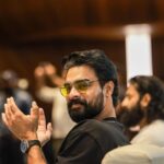 Tovino Thomas Instagram - From yesterday’s teaser launch of 2018, Malikappuram and Chaver. Wishing nothing short of best to everyone involved. ‘2018’ releasing in 2023 !!! Teaser out now 😁 "EVERYONE IS A HERO" @venukunnappilly @iamantojoseph @judeanthanyjoseph @tovinothomas @asifali @kunchacks @actorindrans @vineeth84 @lal_director @narainraam @ajuvarghese @sshivadhaoffcl @koshyvinitha @tanviram @aparna.balamurali @kalaiyarasananbu @sudheesh_actor @akhilarakkal @mohandas_art_director @chaman.chakko @nobinpaul @sameerasaneesh @_vishnugovind @sinat_savier @ronexxavier4103 @gilujoseph #2018 #keralaflood #everyoneisahero #judeanthanyjoseph #venukunnappilly #antojoseph #ckpadmakumar #kavyafilmcompany #pkprimeproductions #tovinothomas #asifali #kunchakoboban #thanviram #kalaiyarasan #shivada #vineethakoshi #vineethsreenivasan #narain#lal #indrans #sudheesh