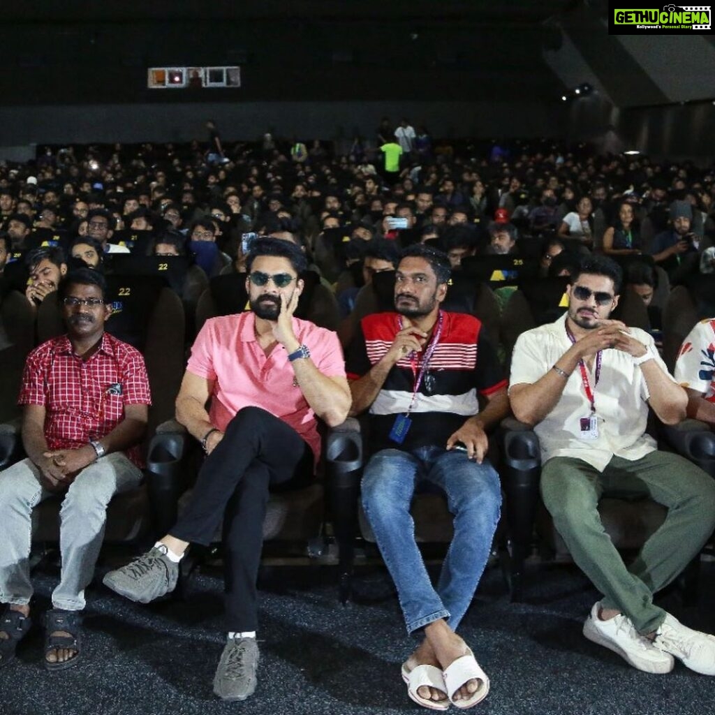 Tovino Thomas Instagram - Vazhak heating up IFFK! 😀 Thanks to everyone for the overwhelming response to Vazhak. I was able to attend the premiere at IFFK and also spend some really quality time with the Q&A session with a packed audience! Truly moving experience. Cheers to the whole team for the wonderful reception to the movie. We were told that many delegates could not watch the show because of the rush; hoping that gets sorted and everyone gets their chance with Vazhak. Thanks & love.