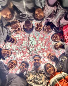 Tovino Thomas Instagram - Cherry blossom 🌸 

#family #onebighappyfamily 
#holidayswithfamily
#officialcherryblossomday
#stockholm #april28 #kungsträdgården #sweden