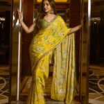 Trisha Instagram - Eid Mubarak🌙🧿 Outfit: @paulmiandharsh @viralmantra Jewellery: @kishandasjewellery Style team : @ekalakhani @team___e @malinikarthikeyan @harshene.ravichandar @arpita.kc @mayuri_srivastava Makeup @uspawar Hair @rohini_hairstylist Photographed by @livingin24fps @anupamasindhia Production: @donsrini for @madrastalkies @lyca_productions #PS2 #PonniyinSelvan #ManiRatnam #TrishaKrishnan #TeamE #CholasAreBack #KishandasJewellery #EkaLakhani #CholaTour Chennai