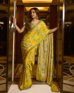 Trisha Instagram - Eid Mubarak🌙🧿

Outfit: @paulmiandharsh @viralmantra 
Jewellery: @kishandasjewellery 

Style team : @ekalakhani @team___e @malinikarthikeyan @harshene.ravichandar @arpita.kc @mayuri_srivastava 
 
Makeup @uspawar 
Hair @rohini_hairstylist 

Photographed by @livingin24fps @anupamasindhia 

Production: @donsrini for @madrastalkies @lyca_productions 

#PS2 #PonniyinSelvan #ManiRatnam #TrishaKrishnan #TeamE #CholasAreBack #KishandasJewellery #EkaLakhani #CholaTour