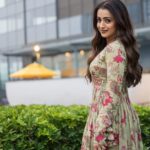 Trisha Instagram - 🦜🧿 Outfit: @kalista.official @dipublicrelations Jewellery: @kishandasjewellery Footwear : @themadrastrunk Style team : @ekalakhani @team___e @malinikarthikeyan @harshene.ravichandar @arpita.kc @mayuri_srivastava Makeup @uspawar3 Hair @rohini_hairstylist Photographed by @arunprasath_photography Production: @donsrini for @madrastalkies @lyca_productions #PS2 #PonniyinSelvan #ManiRatnam #TrishaKrishnan #TeamE #CholasAreBack #KishandasJewellery #EkaLakhani #CholaTour Bangalore
