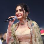 Trisha Instagram - Thank you for the mad cheer and ❤️ Anna University🙏🏻🧿 #ps2 #cholatour Anna University Chennai