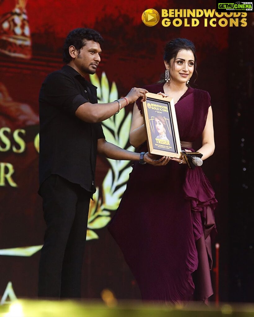 Trisha Instagram - Thank you for the honour,appreciation and love🏆🏅 @behindwoodsofficial @jfwdigital Mani sir,Thank you for #kundavai and #ps 👑🧿