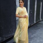 Trisha Instagram - 😇🎬🧿 #thalapathy67 Wearing @dakshinam_sarees Jewellery @grtjewellers Styled by @ekalakhani @malinikarthikeyan @team___e Hair @rohini_hairstylist Makeup @uspawar3 Shot by @thestoryteller_india