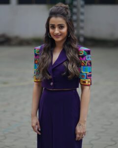 Trisha Instagram - Walking my way into…😈
Wearing @minisondhiofficial 
Earrings @wrapgame.co 
Rings @overrated92.5silver @mediatribein 
Shoes @charleskeithofficial 

Styled by @ekalakhani @malinikarthikeyan @team___e 
Hair @rohini_hairstylist 
Makeup @uspawar3 
Shot by @thestoryteller_india 

@lyca_productions 
#Raangi #TrishaKrishnan #Trisha