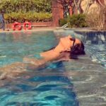 Tuhina Das Instagram - Escaping the summer heat ☀️ #doobey #pooldays #poolwear #summerchill #tuhinadas