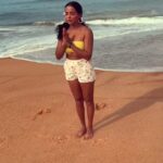 Tuhina Das Instagram - This #WorldHealthDay, embrace well-being and let nature heal you from within 🌸🌊 #healthday #yoga #yogabythebeach #tuhinadas Goa