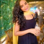 Tuhina Das Instagram - My way of beating the summer heat is cold coffee🥤 What's yours? #summertales #summerdrinks #coldcoffee #indianwear #tuhinadas