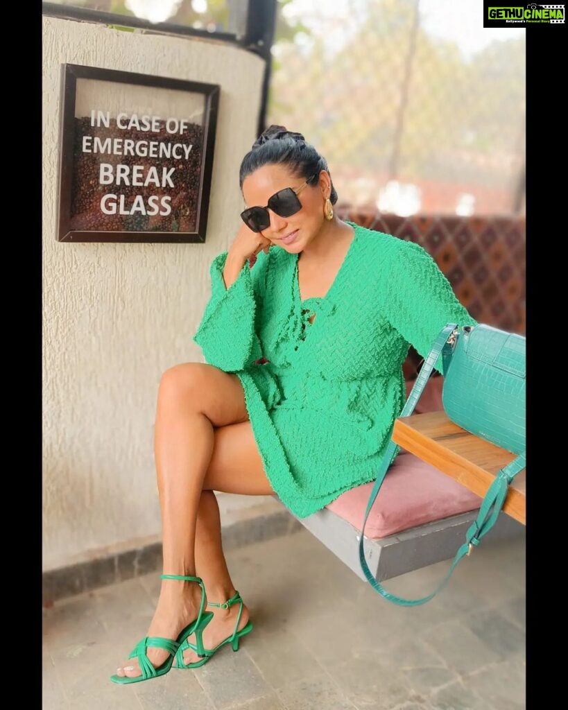 Tuhina Das Instagram - #MondayBlues? Look for the way out in the picture 😜 #monday #greenoutfit #mumbaidiaries #tuhinadas @mango 👠