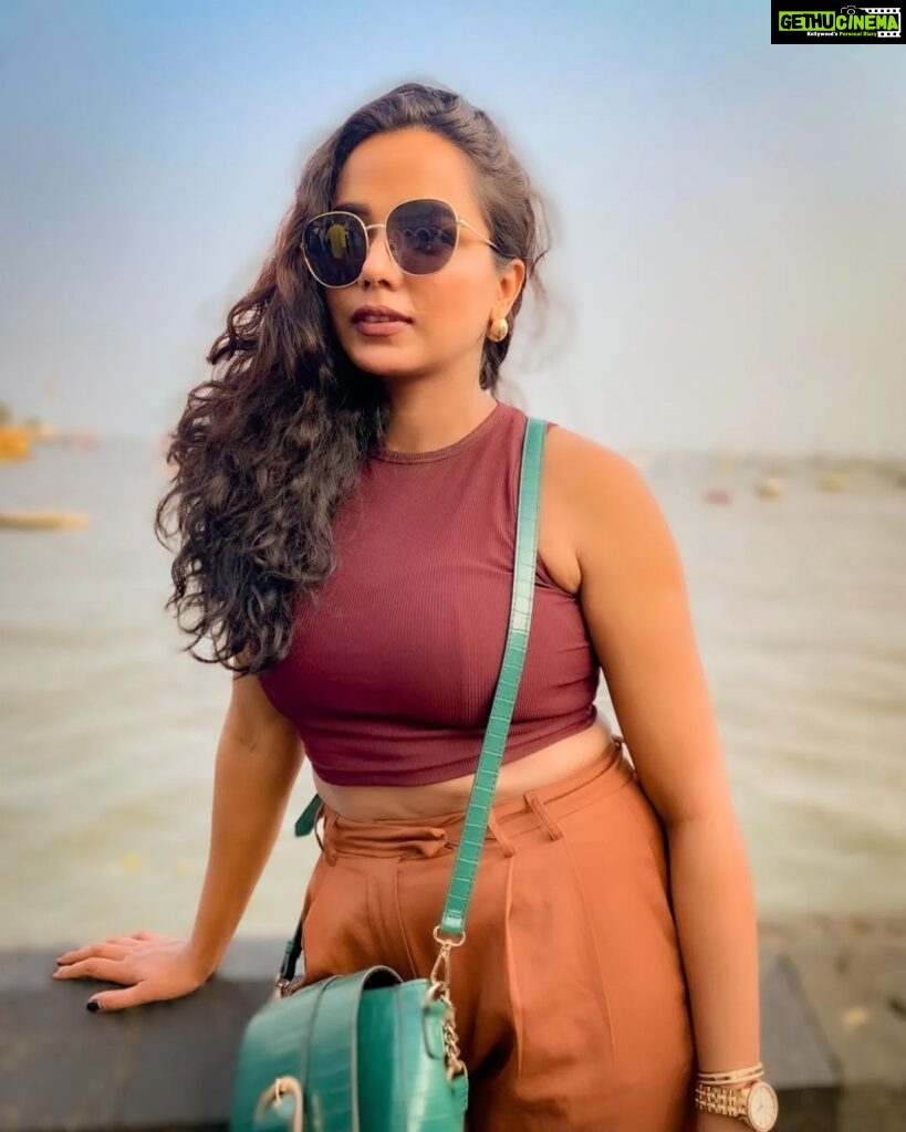 Tuhina Das Instagram - Let the wind blow through your hair and sun shine on your soul. ✨ #nature #moodoftheday #ootd #tuhinadas