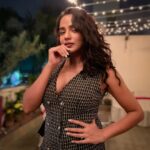 Tuhina Das Instagram - Here’s looking at you 2023! Behave! Happy New Year to one and all. Love and light always ❤️ #newyear #newyear2023 #happynewyear #tuhinadas