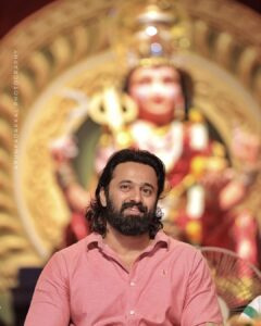 Unni Mukundan Instagram - ആറ്റുകാൽ കലാപരിപാടികളുടെ ഉദ്‌ഘാടനം  ആറ്റുകാൽ പൊങ്കാല മഹോത്സവം 2023 ☺️ ❤️ Blessed ❤️ @thampi.kiran_photography 📷