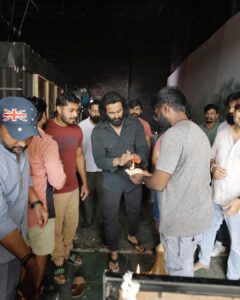 Unni Mukundan Instagram - Gandharva jr. 

STARTS ROLLING. 🎬🎥✨

First schedule starts rolling today. 10/02/2023 

Gandharva jr. | ഗന്ധർവ്വ jr. | ಗಂಧರ್ವ jr. | గంధర్వుడు jr. | கந்தர்வ jr. | गंधर्वा jr.

#Gandharvajr #UnniMukundan #VishnuAravind #PrasobhKrishna 
#SuvinKVarkey 
#SujithSujathan #PraveenPrabharam 
#JakesBejoy
#LittleBigFilms

Banner: little big films 
Produced by suvin k varkey & Prasobh krishna
Directed by : Vishnu Aravind 
Written by : praveen prabharam & sujin sujathan 
Dop : chandru selvaraj
Music : jakes bejoy 
Editor : Appu bhattathiri & Christy Sebastian 
Production controller : Manoj poomkunnam, Sajeev chandhiroor
Exe producer : vineeth j pulludan
Production designer : vinod raveendran 
Art director : ouseph john
costume designer : gayathri kishore 
Makeup: ronex Xavier 
VFX : mindstein studios 
Chief Associate dir: akhil c thilakan
Asst directors : Manu Pillai, Murali Krishnan, Arunlal, Akhil Chandran, Kiran Oommen Raj
Stills: Bijith Dharmadam 
Promotion Consultant: Vipin Kumar, 10g Media 

@gandharvajrmovie 
@iamunnimukundan 
@films.littlebig @suvinkvarkey @vishnuaravind10 @timbuktu.man @sujinsujathan @jakes_bejoy @appubhattathiri @chandruselvaraj @vineeth_joy_pulludan @g_kishore_gk @artdirectorvinodraveendran @sajeevchandiroor @manojpoomkunn @ouseph_john @muralikrishnan_official @akhil_c_thilakan @bijith_dharmadam @manupillaiii @anandpadmanp @vvipink @10gmedia @mindsteinstudios @dcrusandrew @arunlalsp
