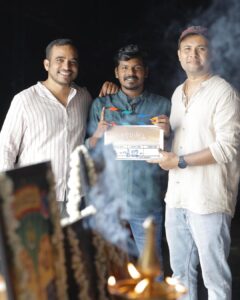 Unni Mukundan Instagram - Gandharva jr. 

STARTS ROLLING. 🎬🎥✨

First schedule starts rolling today. 10/02/2023 

Gandharva jr. | ഗന്ധർവ്വ jr. | ಗಂಧರ್ವ jr. | గంధర్వుడు jr. | கந்தர்வ jr. | गंधर्वा jr.

#Gandharvajr #UnniMukundan #VishnuAravind #PrasobhKrishna 
#SuvinKVarkey 
#SujithSujathan #PraveenPrabharam 
#JakesBejoy
#LittleBigFilms

Banner: little big films 
Produced by suvin k varkey & Prasobh krishna
Directed by : Vishnu Aravind 
Written by : praveen prabharam & sujin sujathan 
Dop : chandru selvaraj
Music : jakes bejoy 
Editor : Appu bhattathiri & Christy Sebastian 
Production controller : Manoj poomkunnam, Sajeev chandhiroor
Exe producer : vineeth j pulludan
Production designer : vinod raveendran 
Art director : ouseph john
costume designer : gayathri kishore 
Makeup: ronex Xavier 
VFX : mindstein studios 
Chief Associate dir: akhil c thilakan
Asst directors : Manu Pillai, Murali Krishnan, Arunlal, Akhil Chandran, Kiran Oommen Raj
Stills: Bijith Dharmadam 
Promotion Consultant: Vipin Kumar, 10g Media 

@gandharvajrmovie 
@iamunnimukundan 
@films.littlebig @suvinkvarkey @vishnuaravind10 @timbuktu.man @sujinsujathan @jakes_bejoy @appubhattathiri @chandruselvaraj @vineeth_joy_pulludan @g_kishore_gk @artdirectorvinodraveendran @sajeevchandiroor @manojpoomkunn @ouseph_john @muralikrishnan_official @akhil_c_thilakan @bijith_dharmadam @manupillaiii @anandpadmanp @vvipink @10gmedia @mindsteinstudios @dcrusandrew @arunlalsp