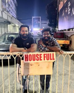 Unni Mukundan Instagram - #Kavitha Theatre, Ernakulam !! 🤗 #Houseful #Malikappuram Vibes !! ❤️❤️❤️