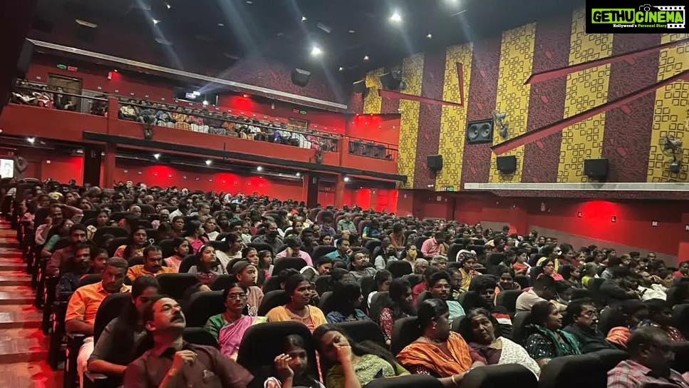 Unni Mukundan Instagram - ❤️❤️❤️❤️ S cinemas Konni !! #Malikappuram