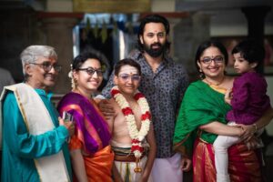 Unni Mukundan Instagram - At the Upanayanam Ceremony of dear Navneet ❤️ and catching up with my friend @iyerdivyas 🙃 @neeleshek 📸
