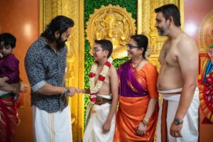 Unni Mukundan Instagram - At the Upanayanam Ceremony of dear Navneet ❤️ and catching up with my friend @iyerdivyas 🙃 @neeleshek 📸